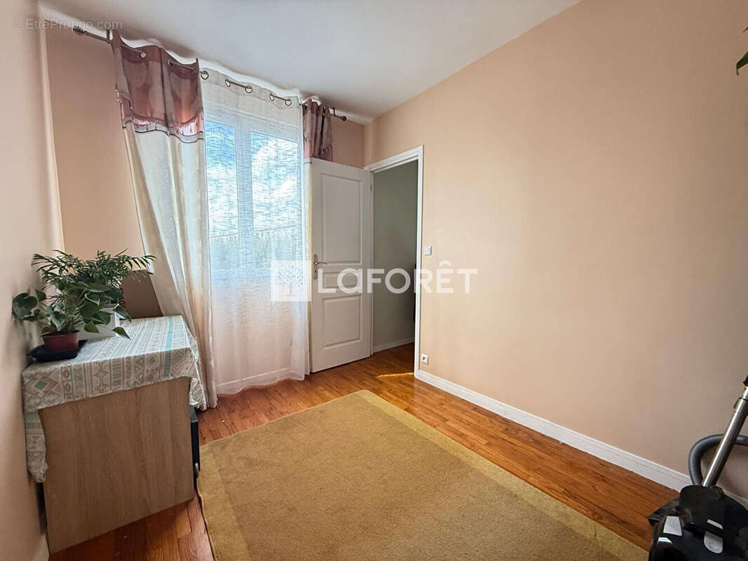 Appartement à LE BLANC-MESNIL