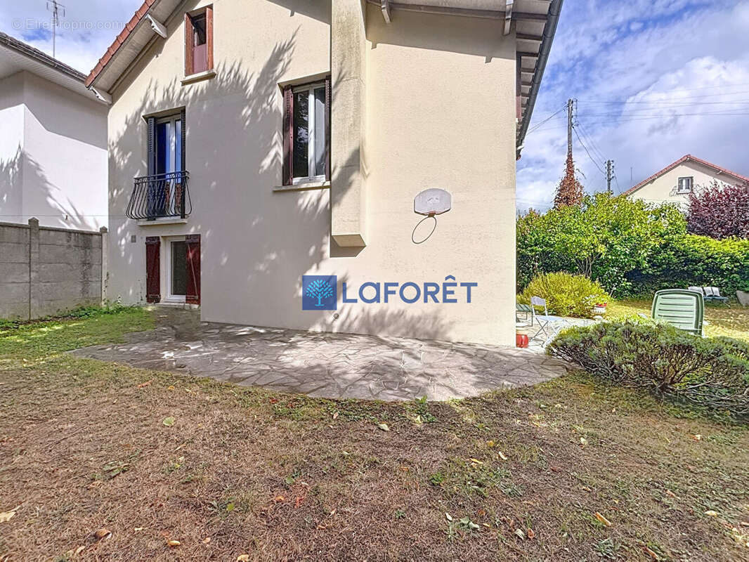 Maison à SAVIGNY-SUR-ORGE