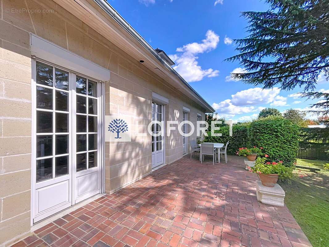 Maison à SAINT-NOM-LA-BRETECHE