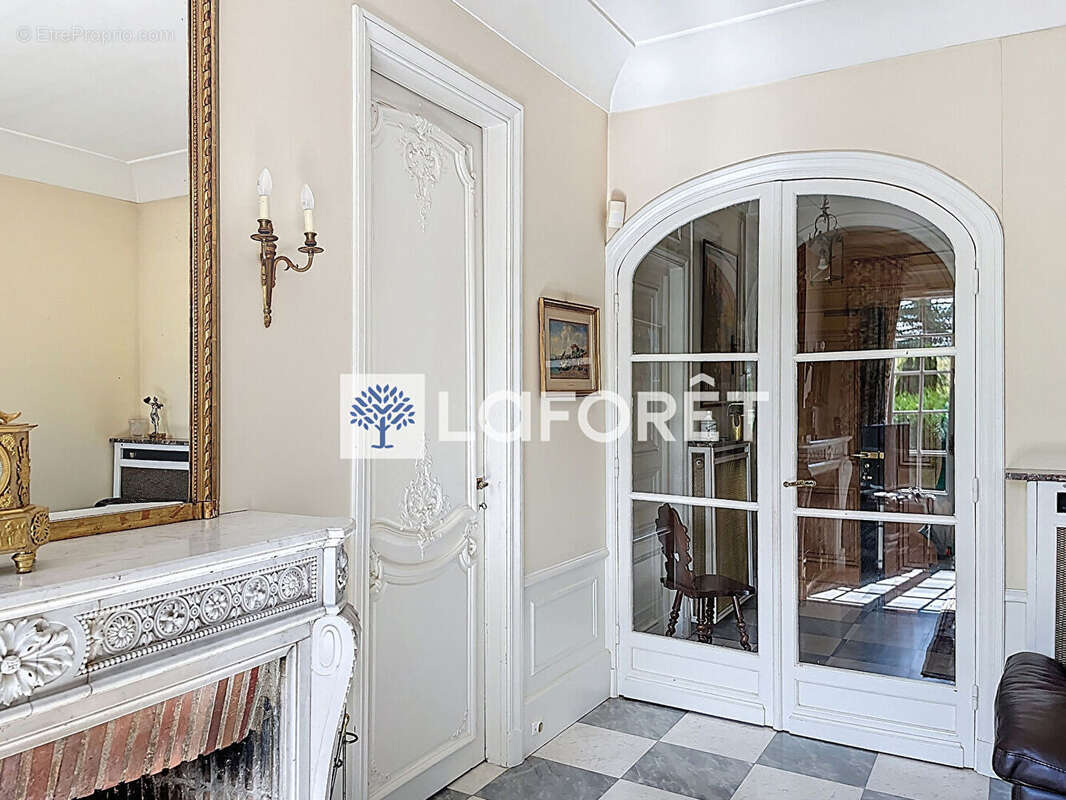 Maison à SAINT-NOM-LA-BRETECHE