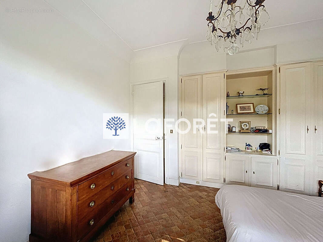 Maison à SAINT-NOM-LA-BRETECHE