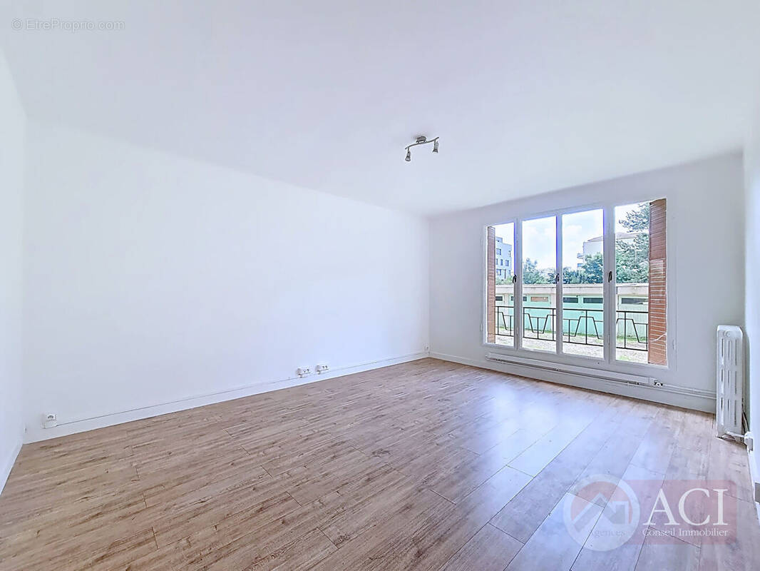 Appartement à EPINAY-SUR-SEINE