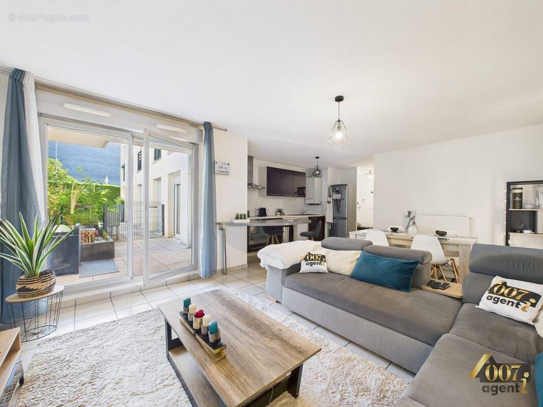 Appartement à CHALLES-LES-EAUX