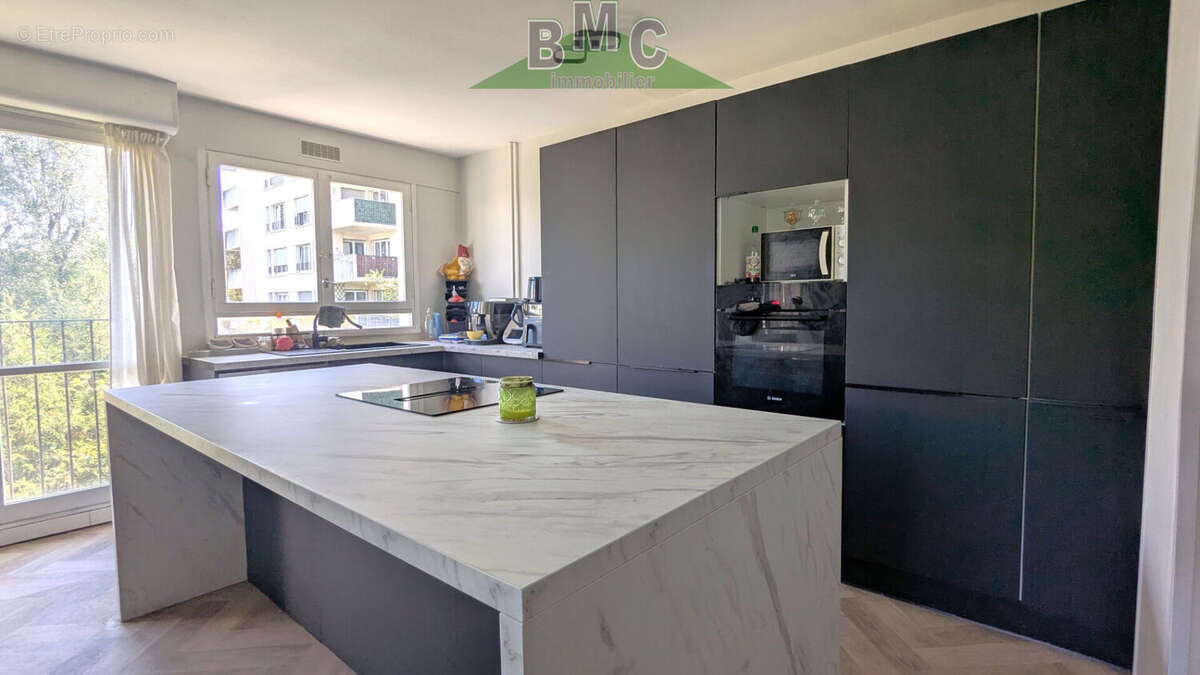 Appartement à LE PLESSIS-BOUCHARD