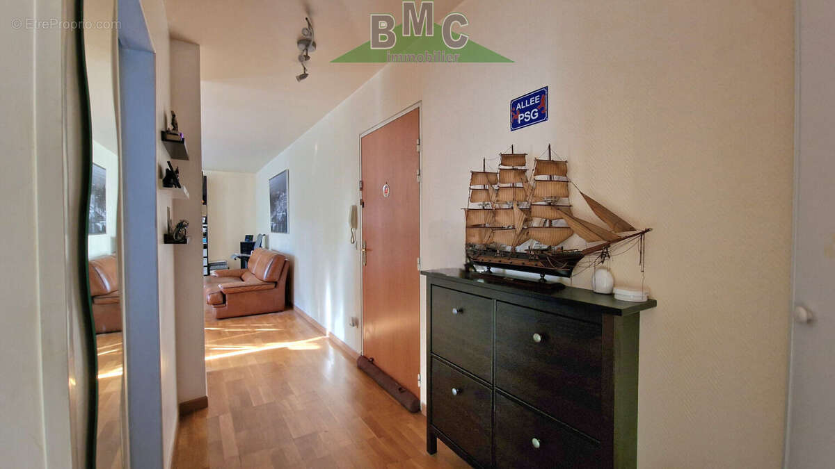 Appartement à LE PLESSIS-BOUCHARD