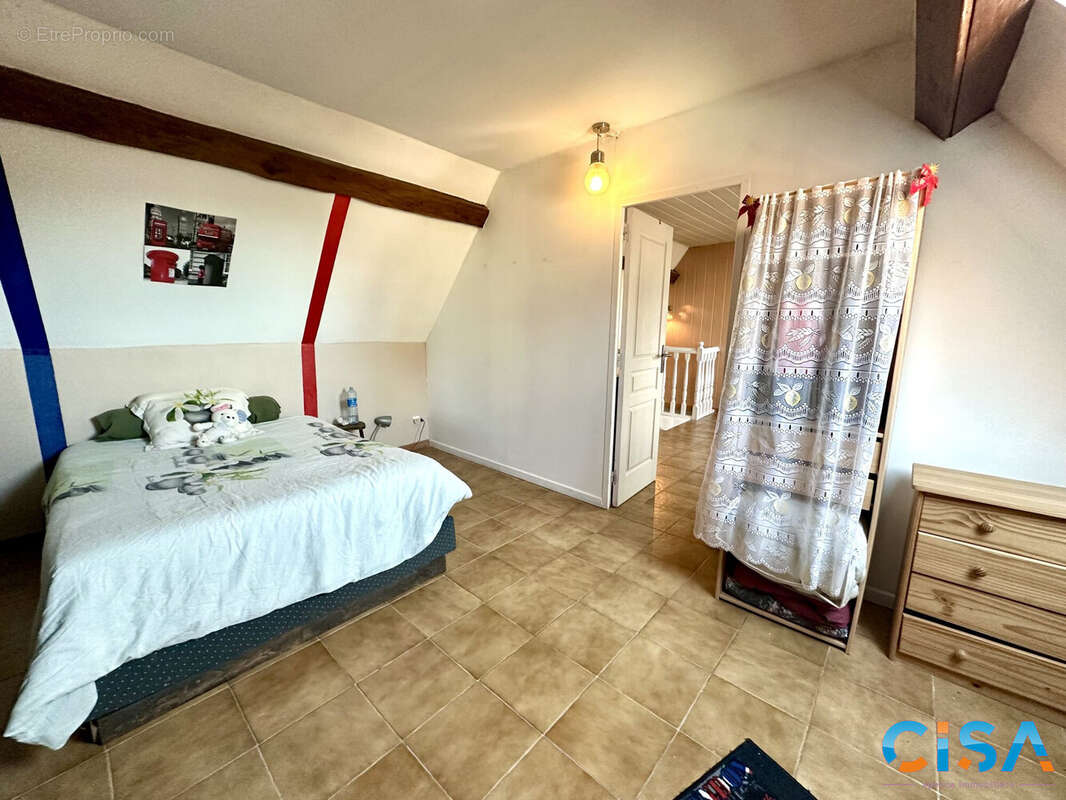 Maison à NEUILLY-EN-THELLE