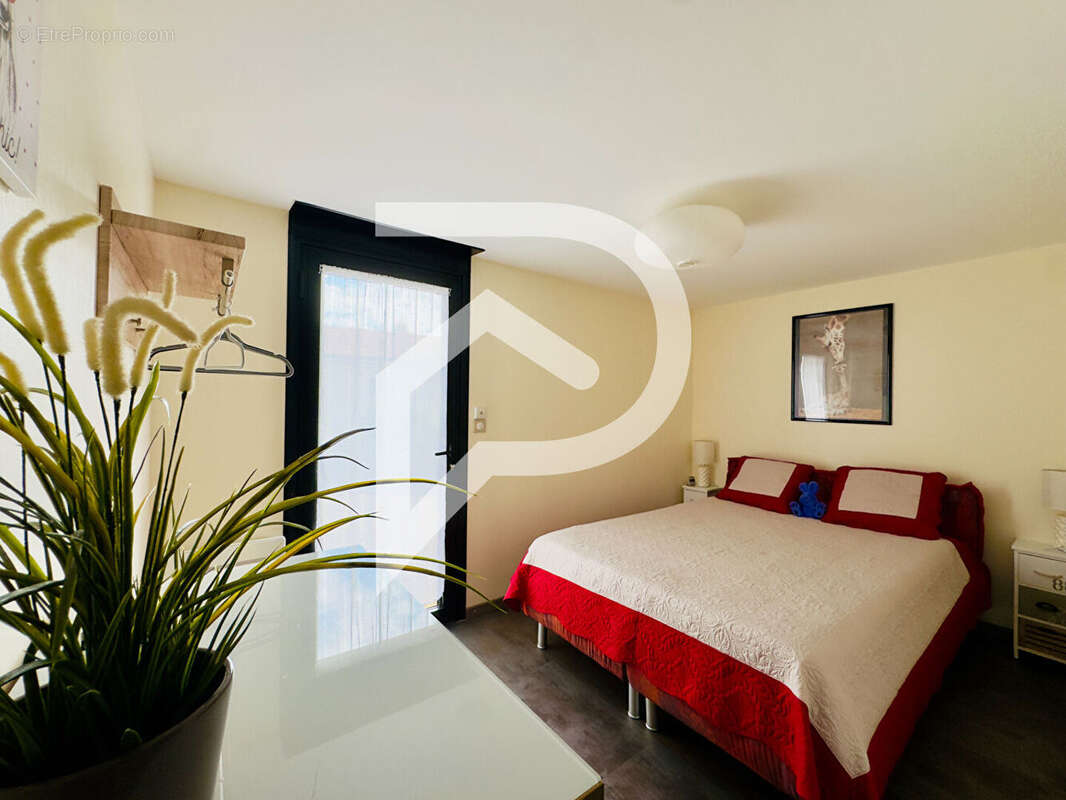 Maison à SAINT-PIERRE-D&#039;EYRAUD