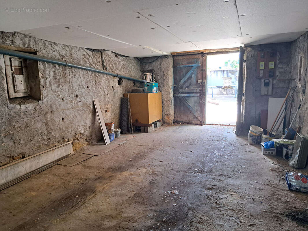 Maison à ENTRECHAUX