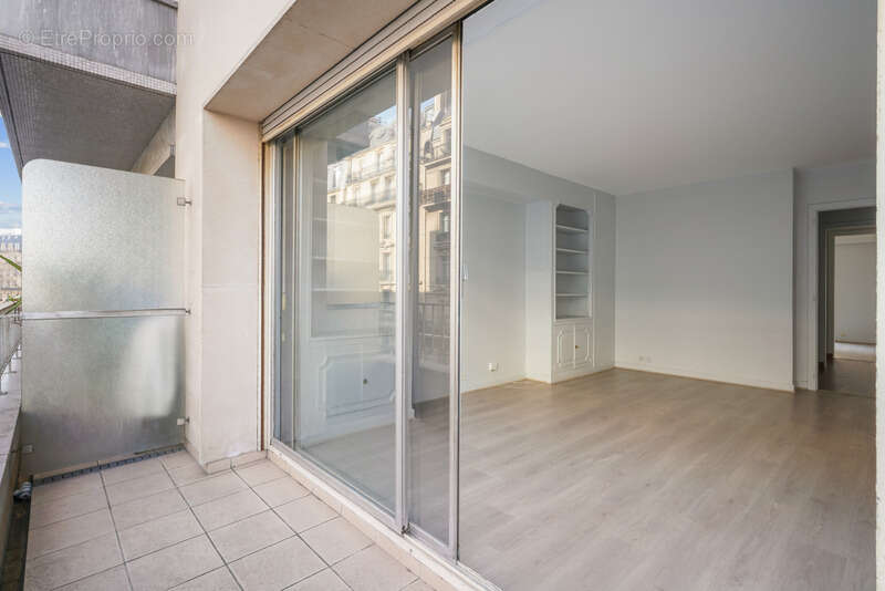 Appartement à PARIS-17E