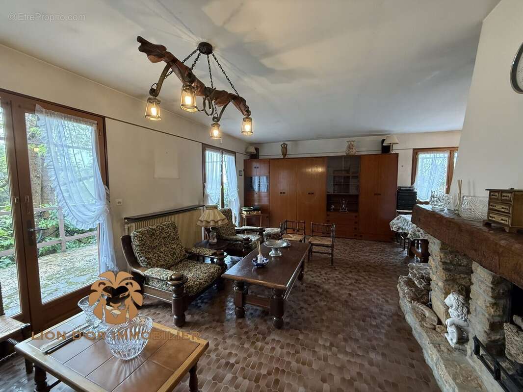 Maison à SAINT-CYR-AU-MONT-D&#039;OR