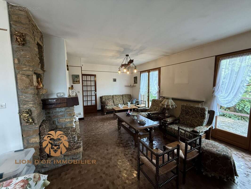 Maison à SAINT-CYR-AU-MONT-D&#039;OR