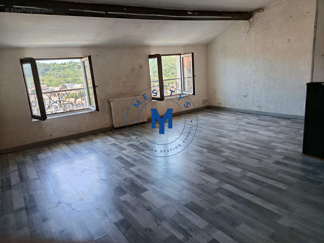 Appartement à SAINT-ETIENNE