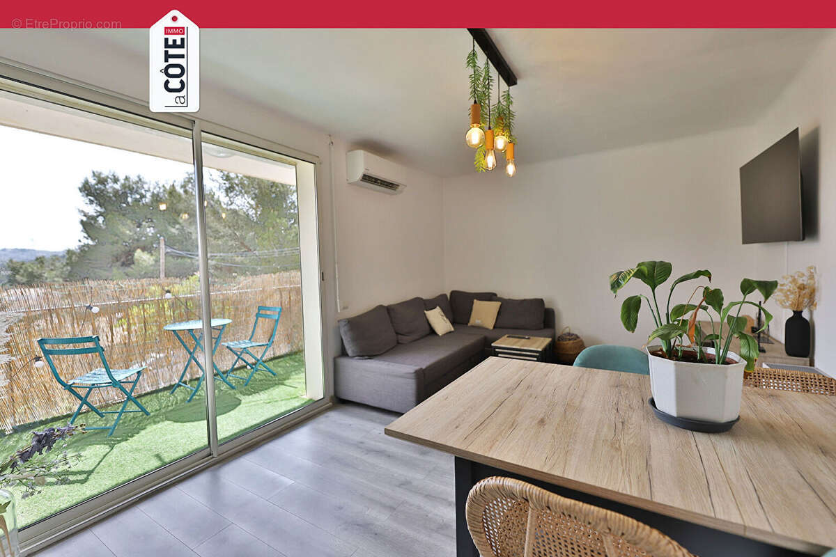 Appartement à LE ROVE