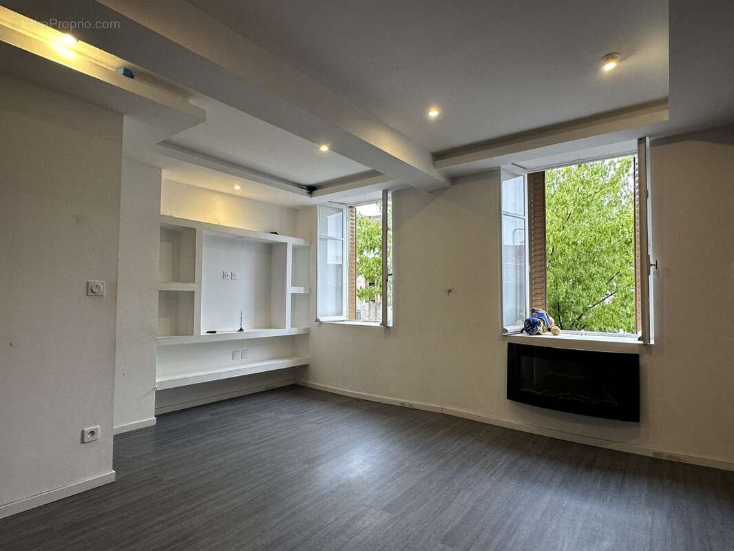 Chambre (maison de droite) - Maison à OUROUX