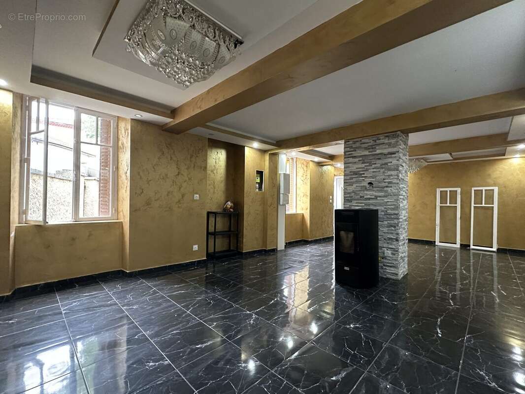 Séjour (maison de droite) - Maison à OUROUX