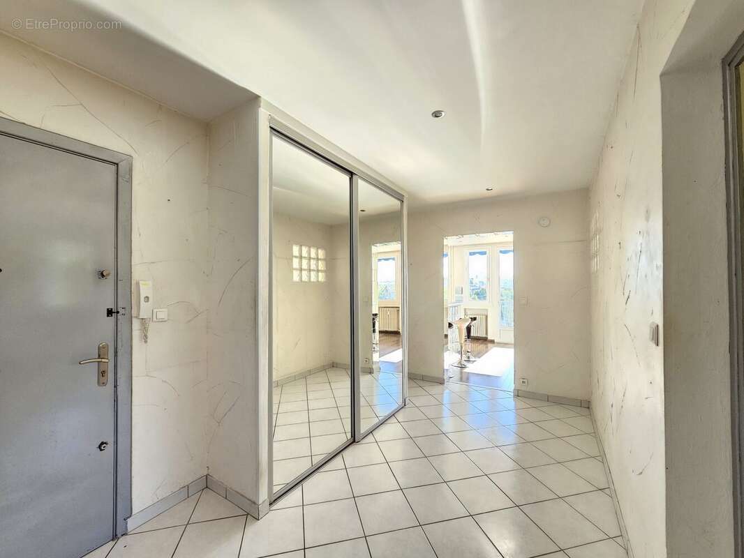 Appartement à SAINT-ETIENNE