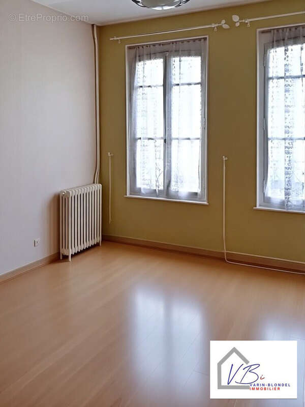 Appartement à LILLEBONNE