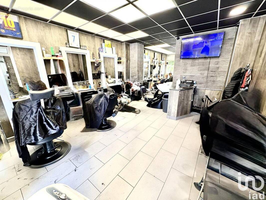 Photo 1 - Commerce à HERBLAY