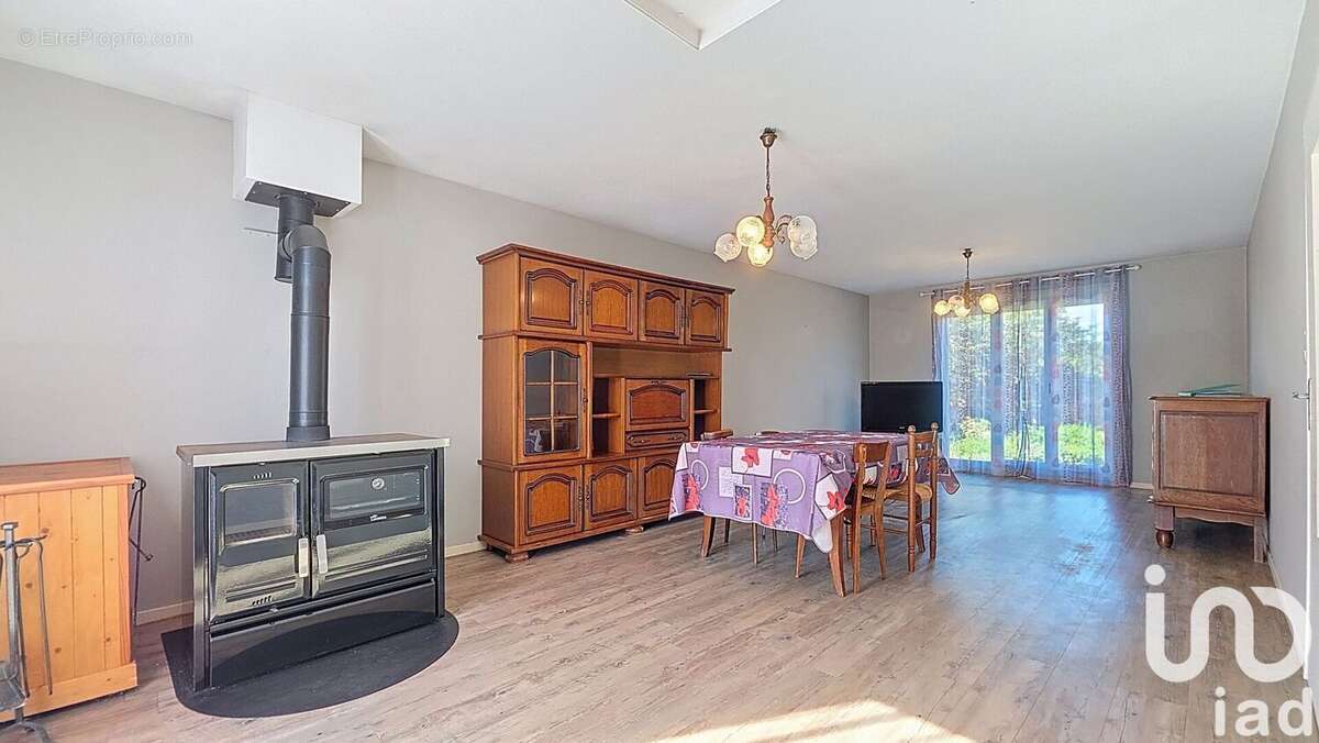 Photo 2 - Maison à GENNETINES