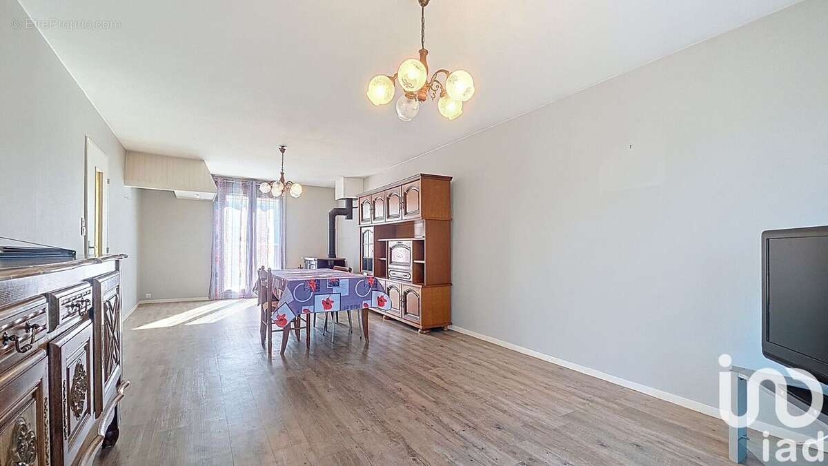 Photo 3 - Maison à GENNETINES