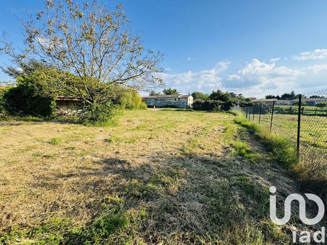 Photo 1 - Terrain à SAINT-GERMAIN-DU-PUCH