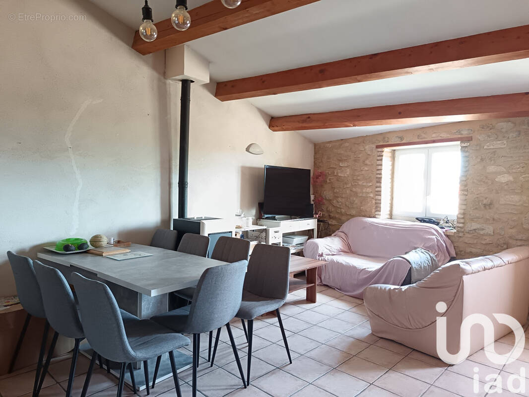 Photo 1 - Appartement à SAINT-JULIEN-DE-PEYROLAS