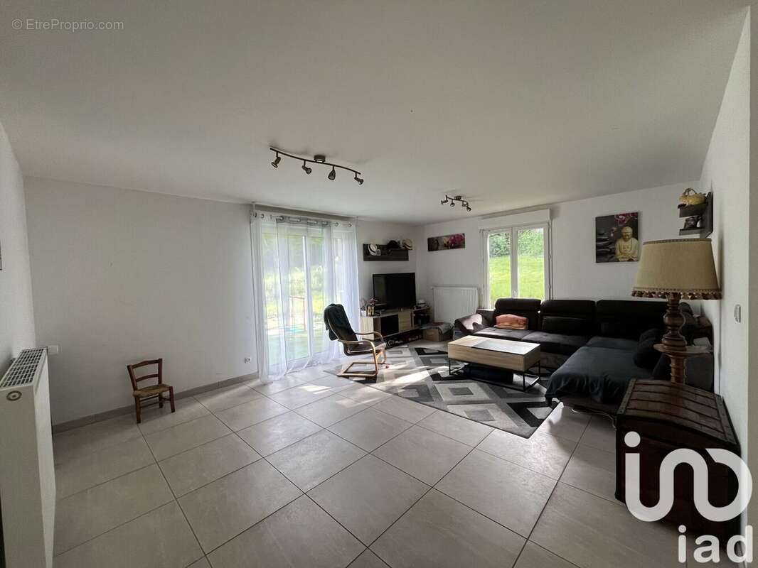 Photo 2 - Maison à CHARBONNIERES-LES-VARENNES