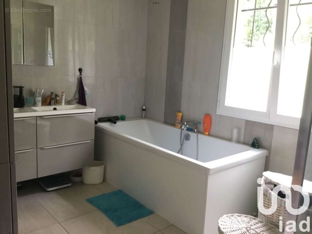 Photo 4 - Maison à CHARBONNIERES-LES-VARENNES