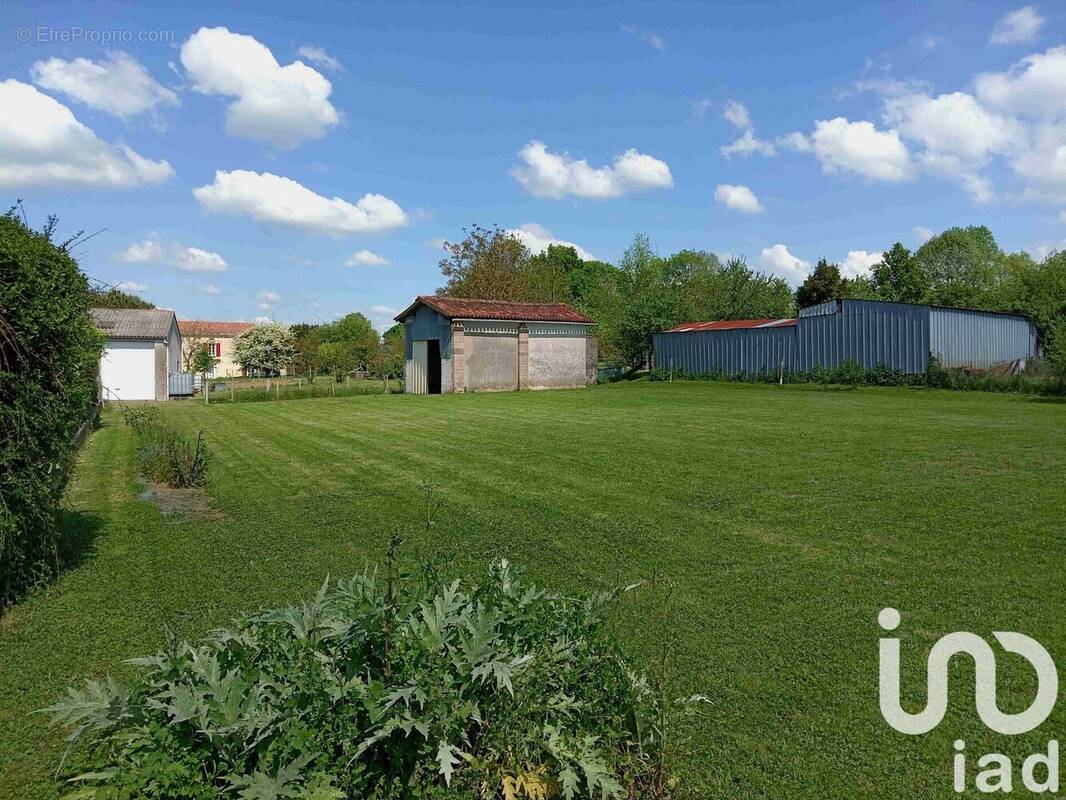 Photo 1 - Terrain à MERVENT