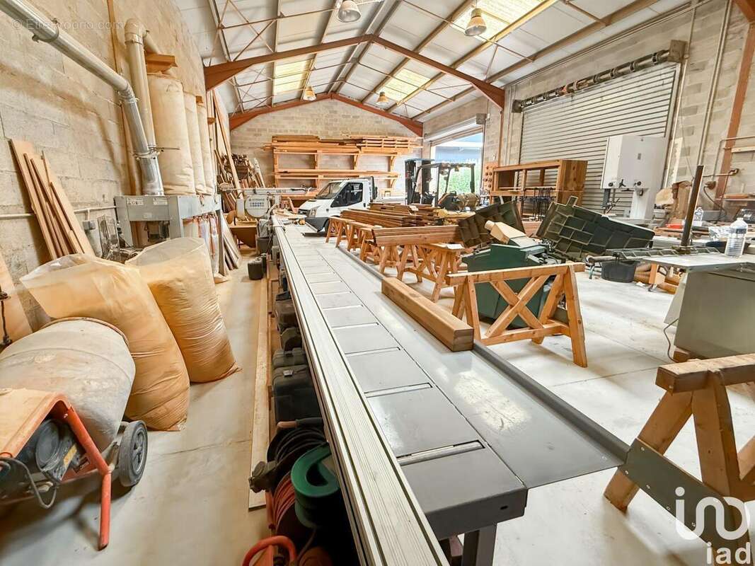 Photo 4 - Commerce à TOURVES