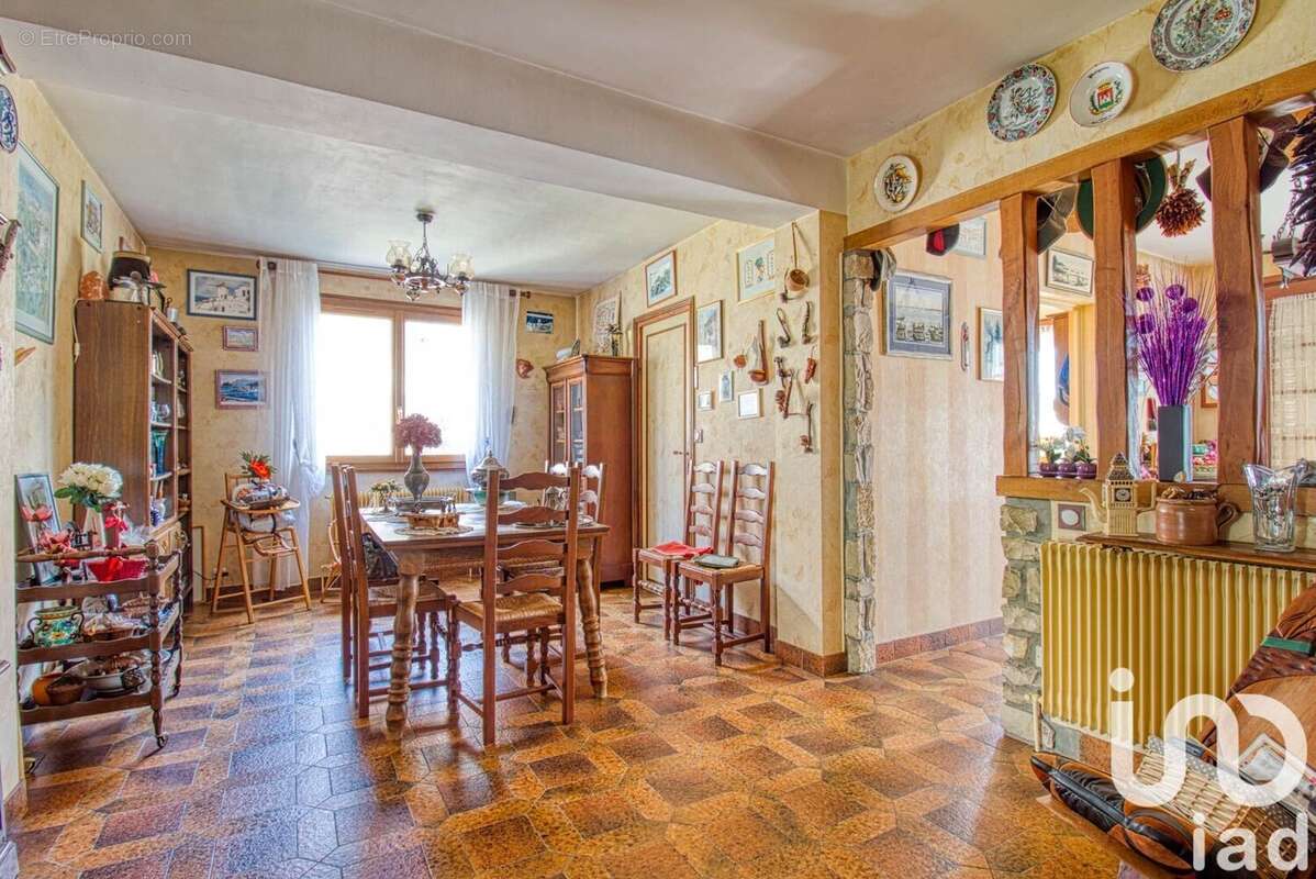 Photo 3 - Maison à CHANTELOUP-LES-VIGNES