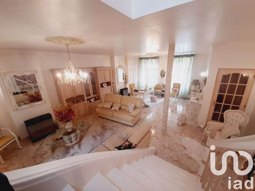 Photo 4 - Maison à ROMILLY-SUR-SEINE