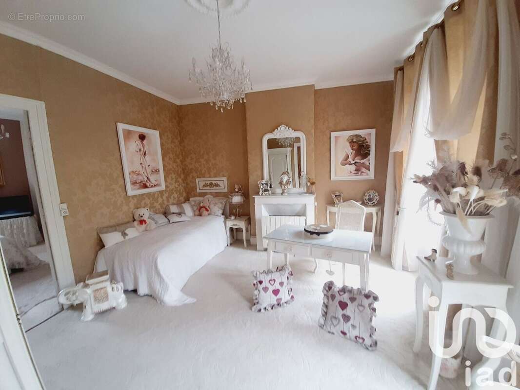 Photo 8 - Maison à ROMILLY-SUR-SEINE