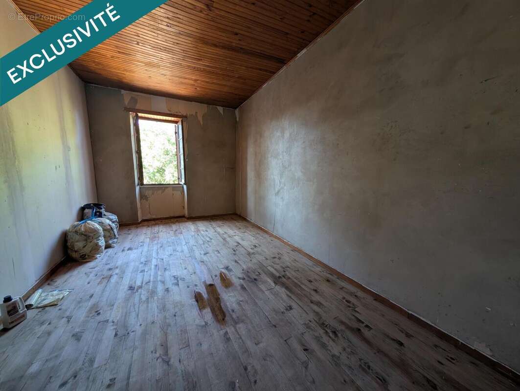 Photo 3 - Maison à SAINT-MORILLON