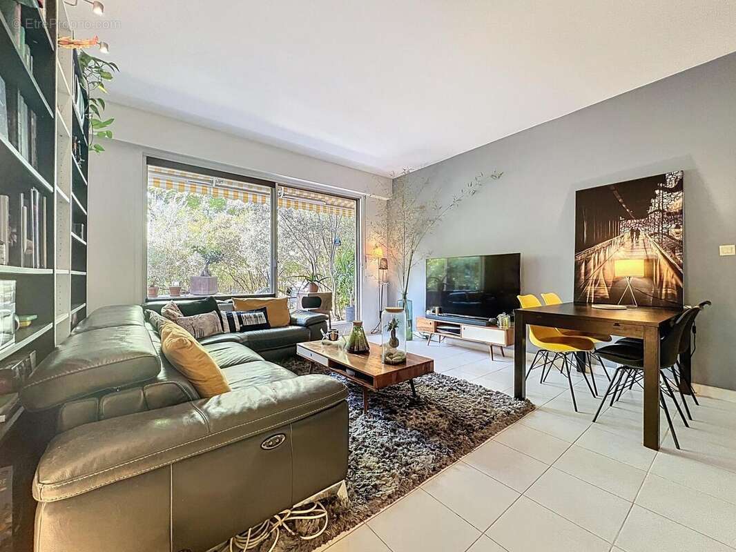 Photo 4 - Appartement à LE MESNIL-LE-ROI