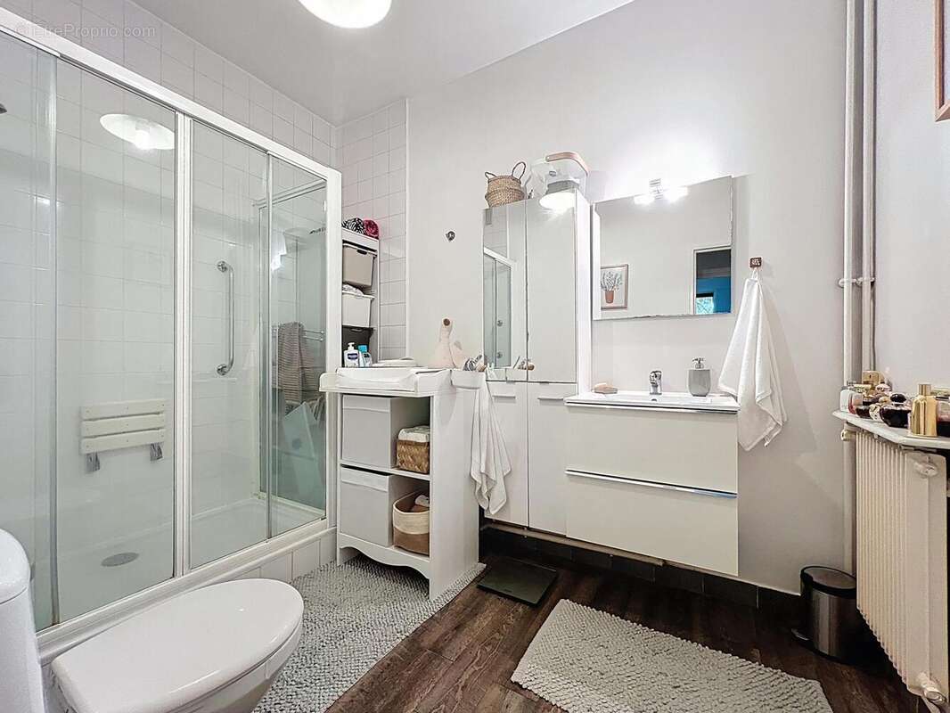 Photo 7 - Appartement à LE MESNIL-LE-ROI