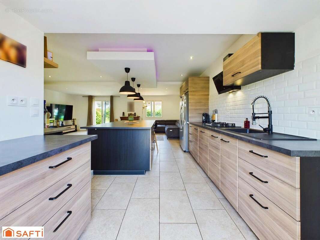 Photo 2 - Maison à LA SALVETAT-SAINT-GILLES