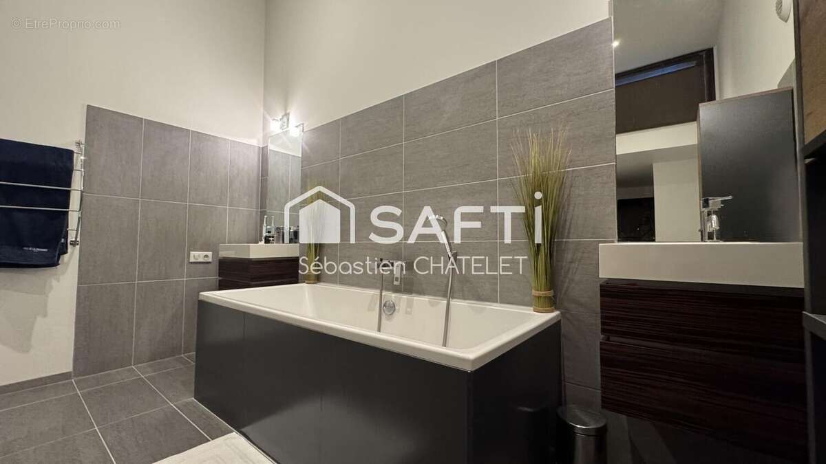 Photo 7 - Commerce à AIX-LES-BAINS