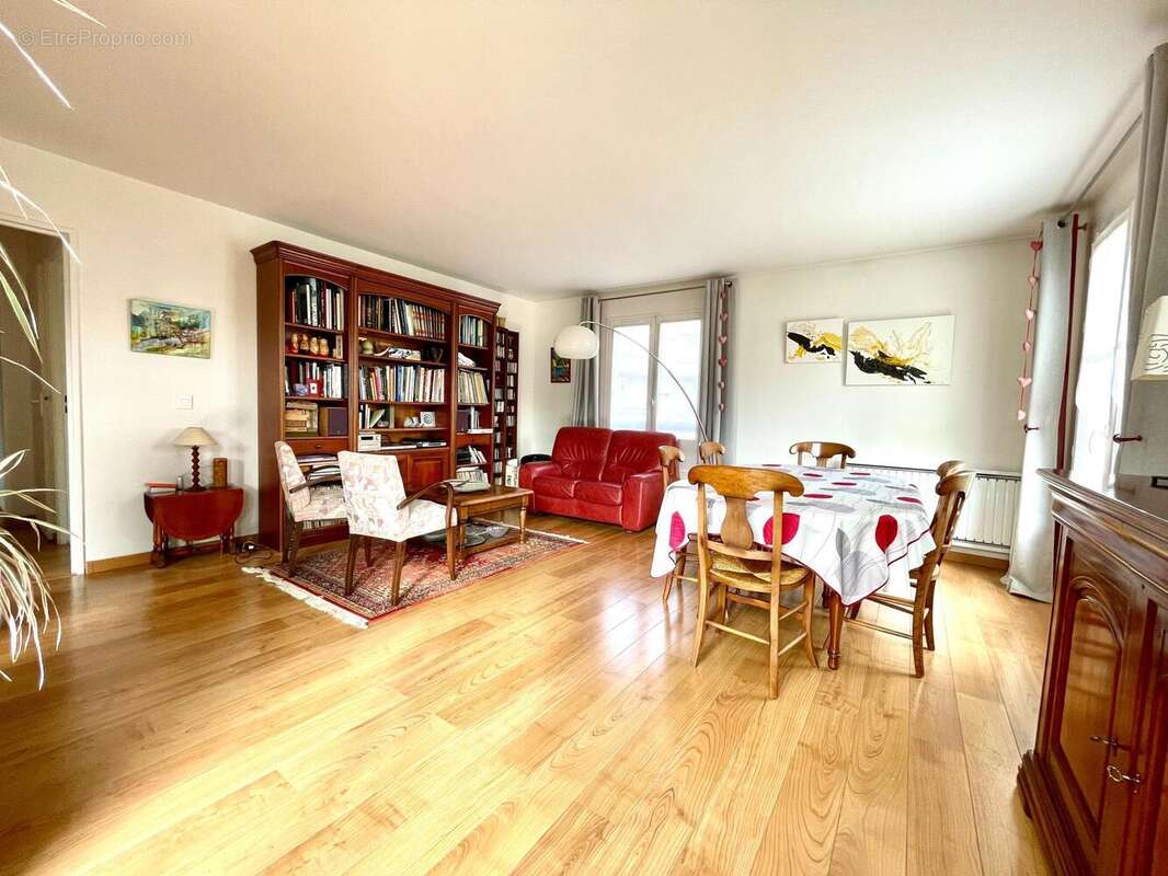 Photo 2 - Appartement à NOISIEL