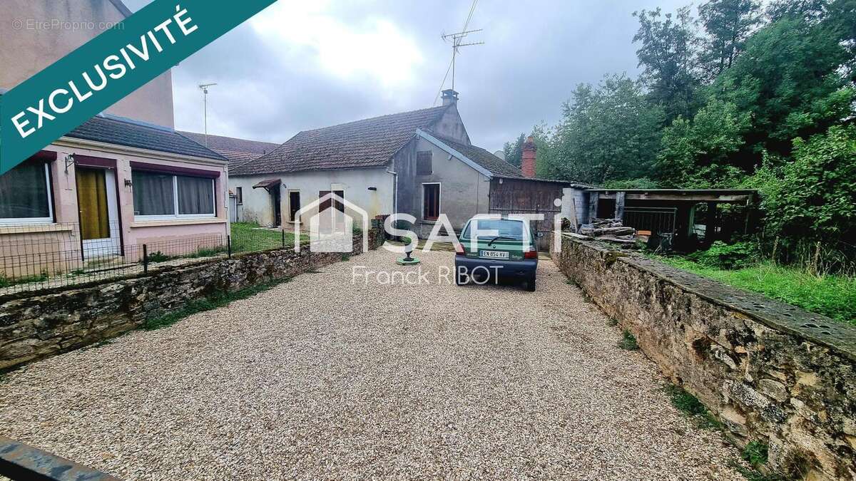 Photo 2 - Maison à SAVIGNY-EN-TERRE-PLAINE