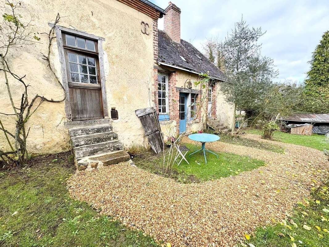 Photo 2 - Maison à MONTREUIL-LE-HENRI