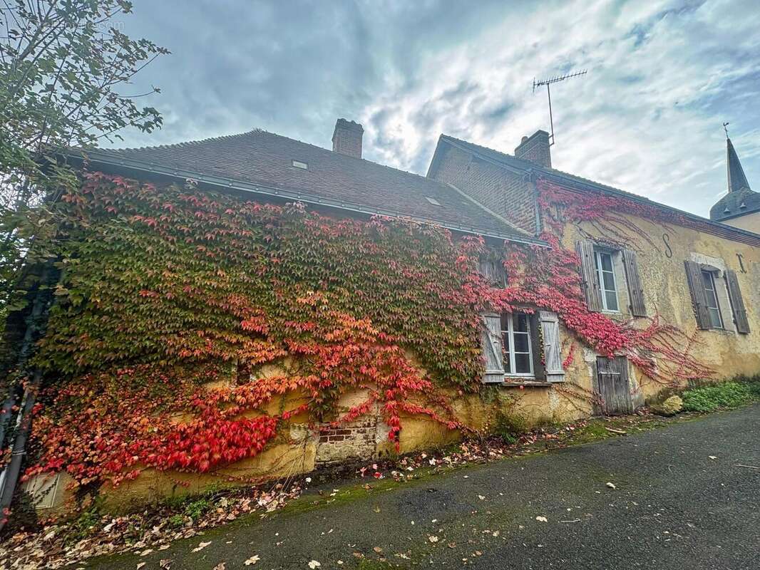 Photo 3 - Maison à MONTREUIL-LE-HENRI