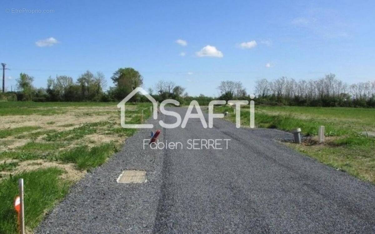 Photo 1 - Terrain à MISSY