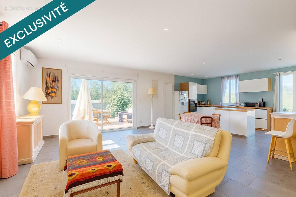 Photo 1 - Maison à LE MUY