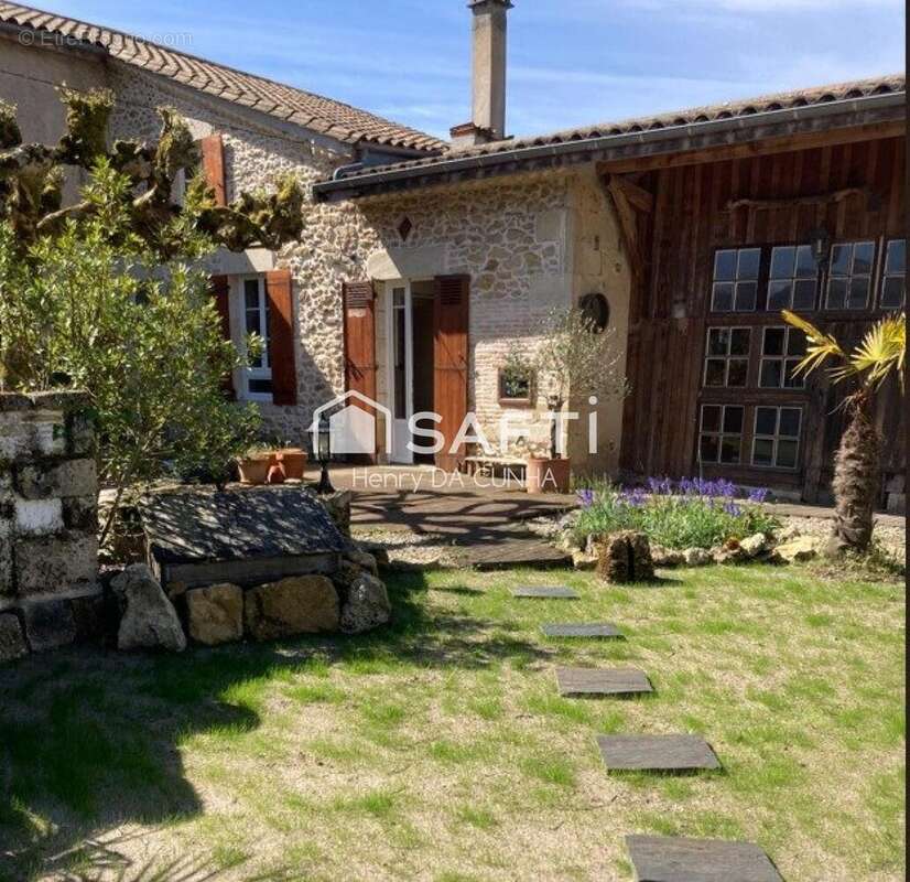 Photo 3 - Maison à SAINT-SYMPHORIEN