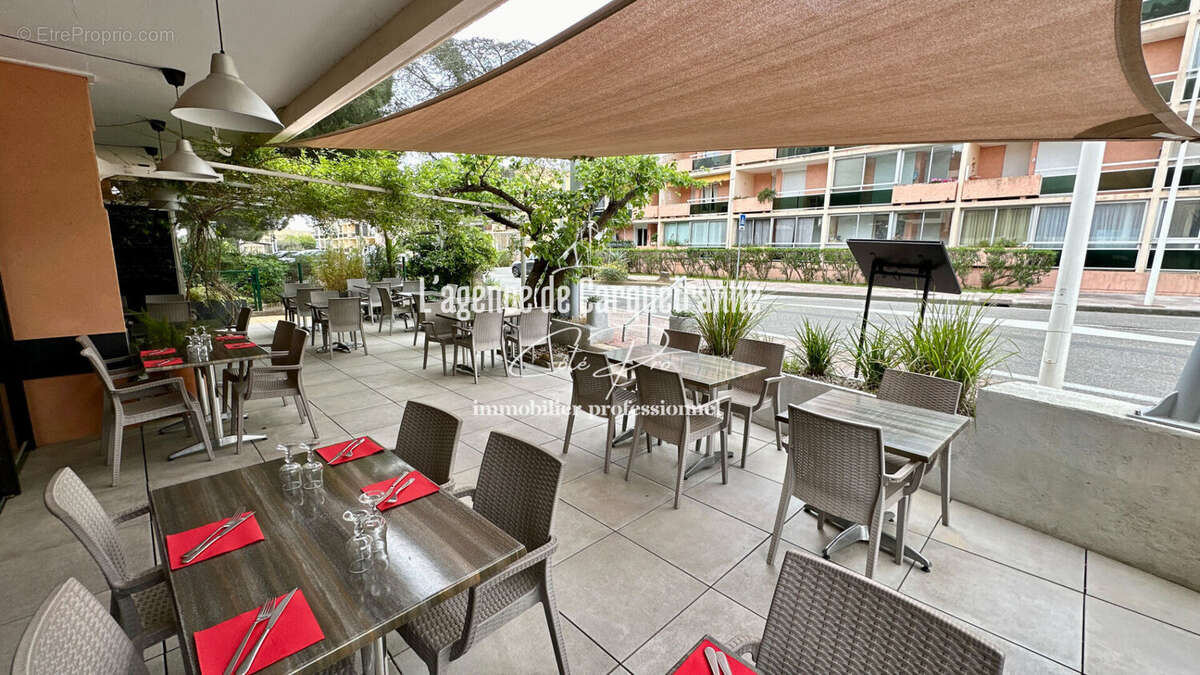 Commerce à BORMES-LES-MIMOSAS