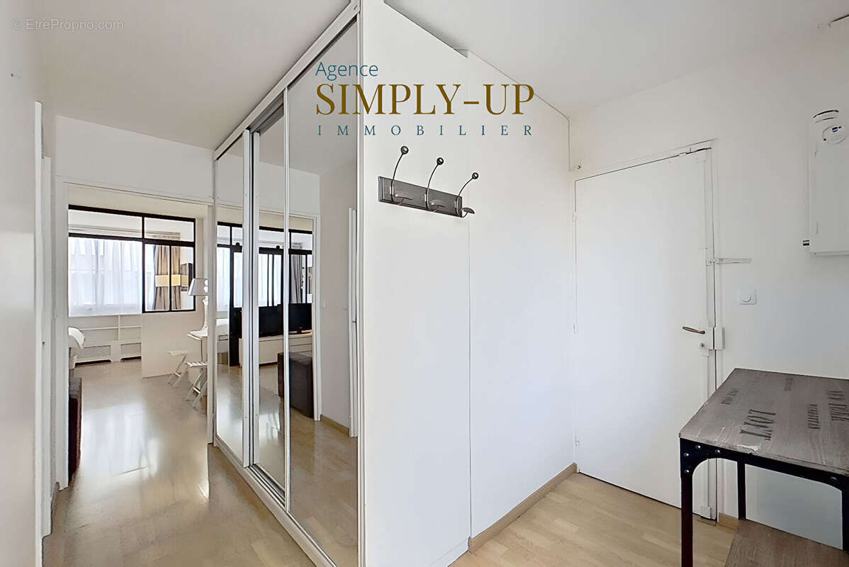 Appartement à PARIS-15E