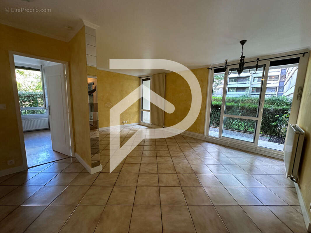 Appartement à ELANCOURT