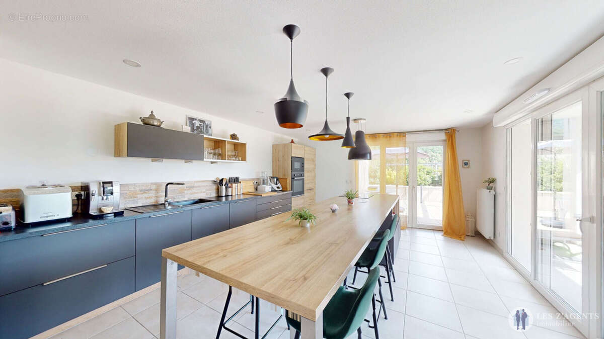 Appartement à SAINT-MARTIN-D'HERES