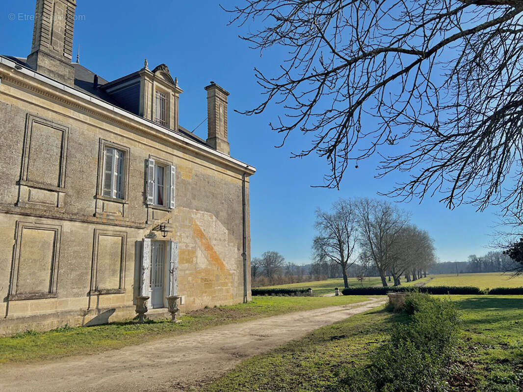 Maison à SAINT-EMILION